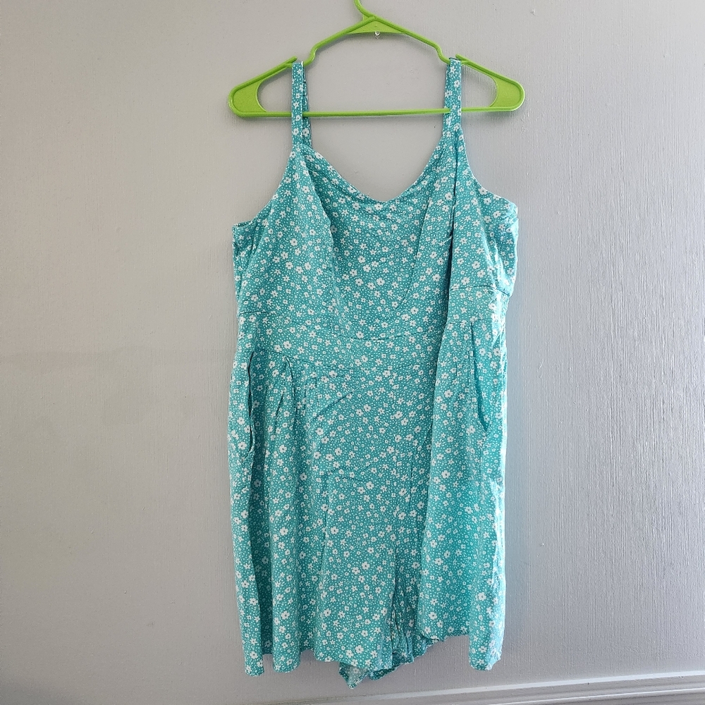 Torrid Challis Dainty Floral Print Short Romper - Picture 2 of 5